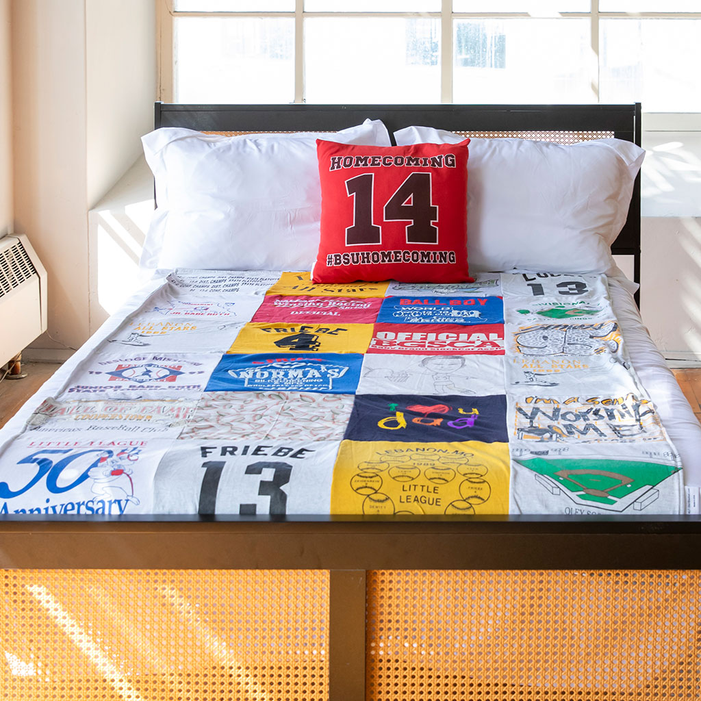 King T-Shirt Blanket